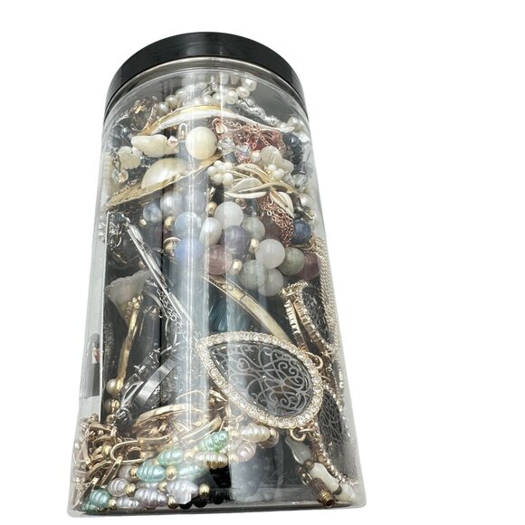 Mystery Jewelry Jar #1033 Wearable Quality Pieces 2lbs Necklace Bracelet Earring - Picture 3 of 4